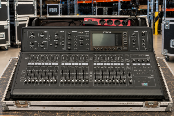 1 Midas 32 garso pultas sound console